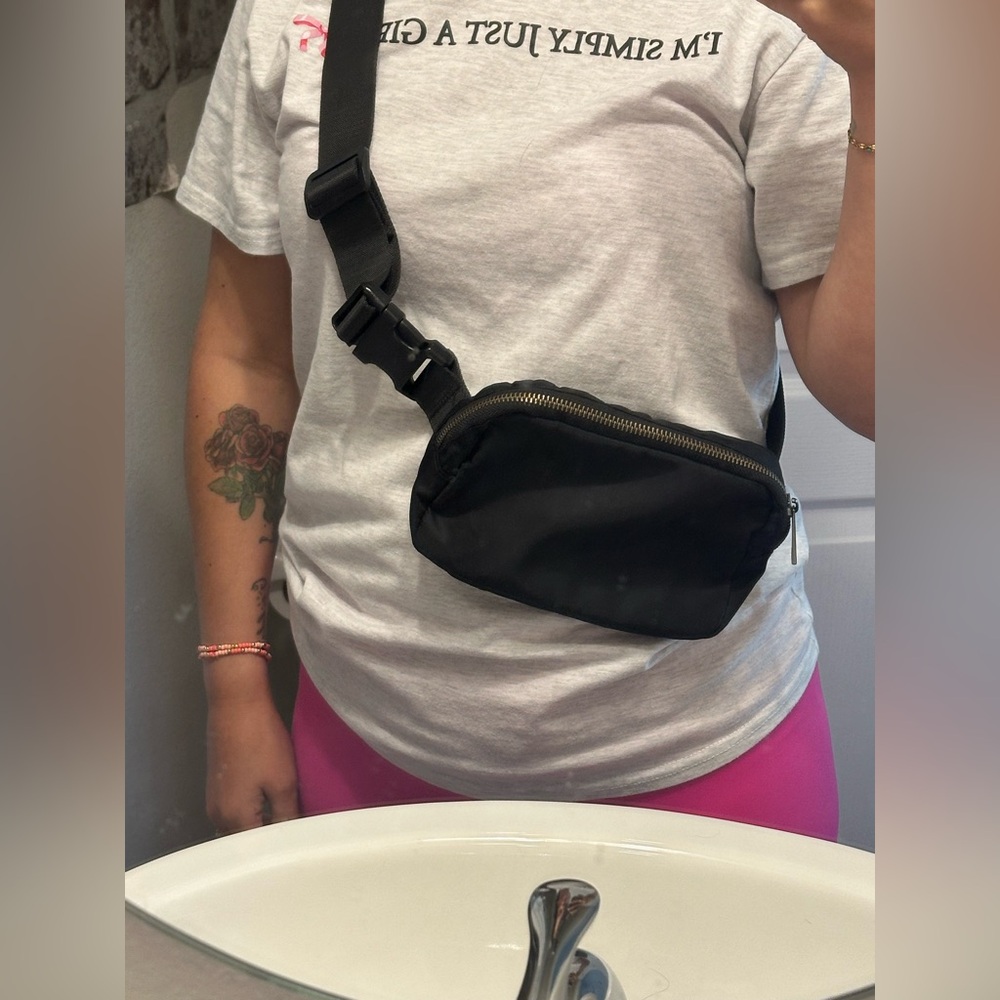 Amazon black belt bag